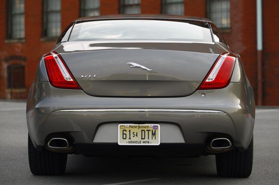  Jaguar XJL 2011 года  (фото 4 из 44)